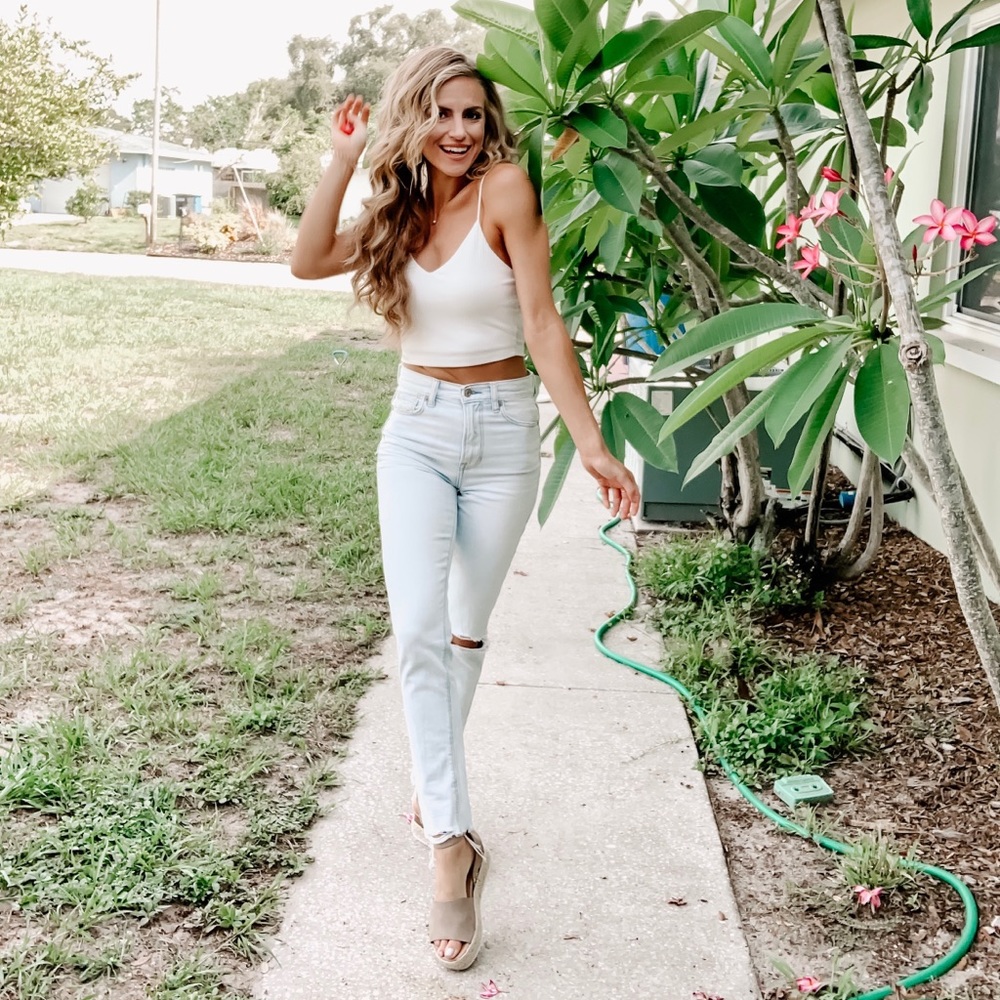 AE (American Eagle) Mom Jeans